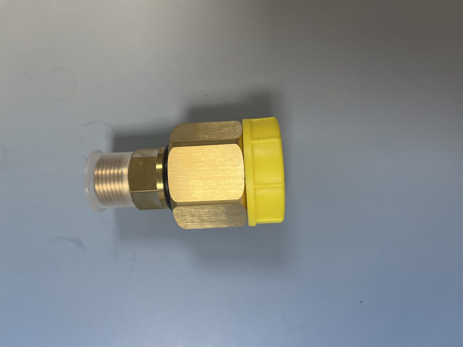 GIS filling connector thread and nozzle detail