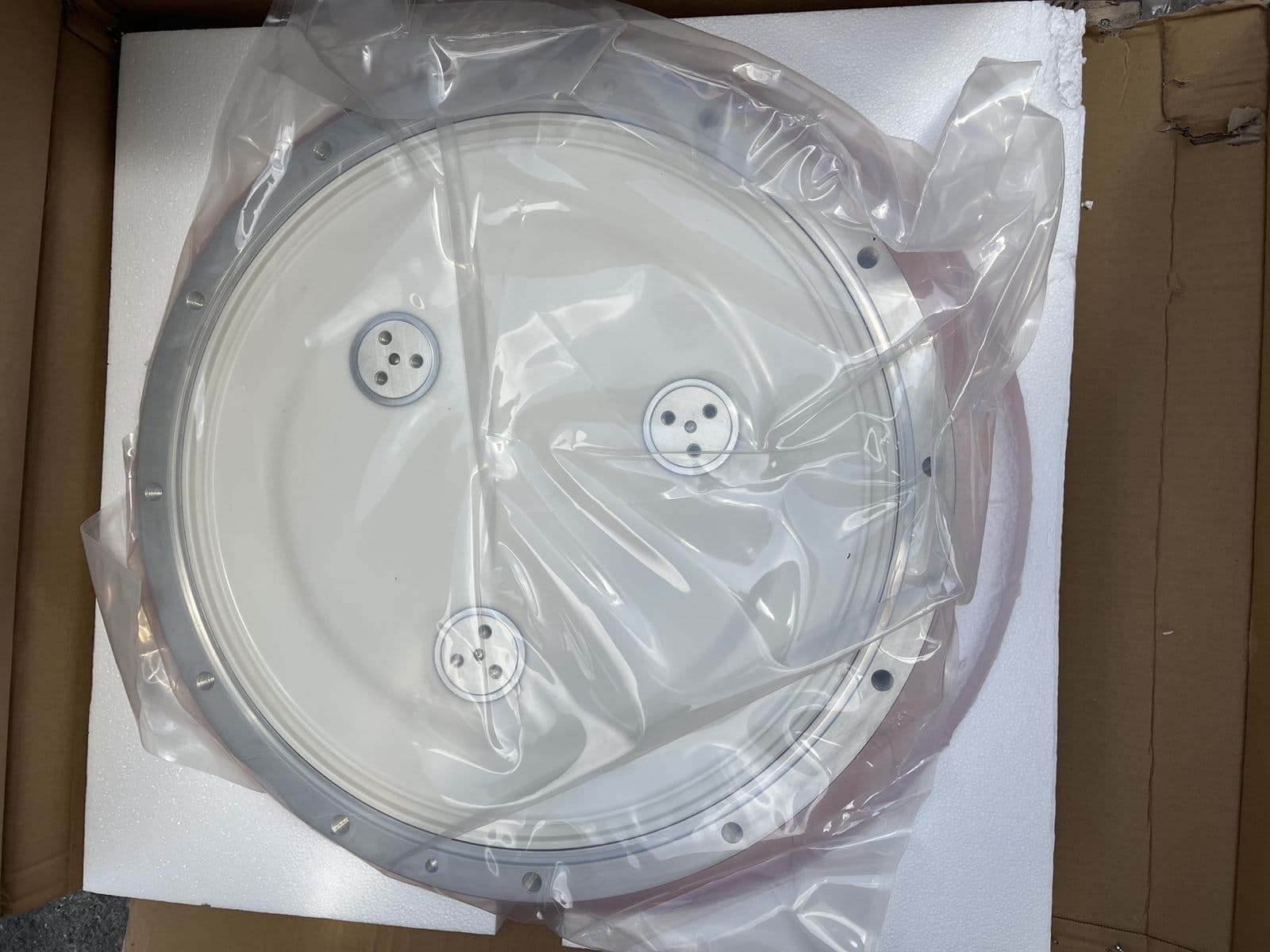 GIS insulator for high voltage switchgear