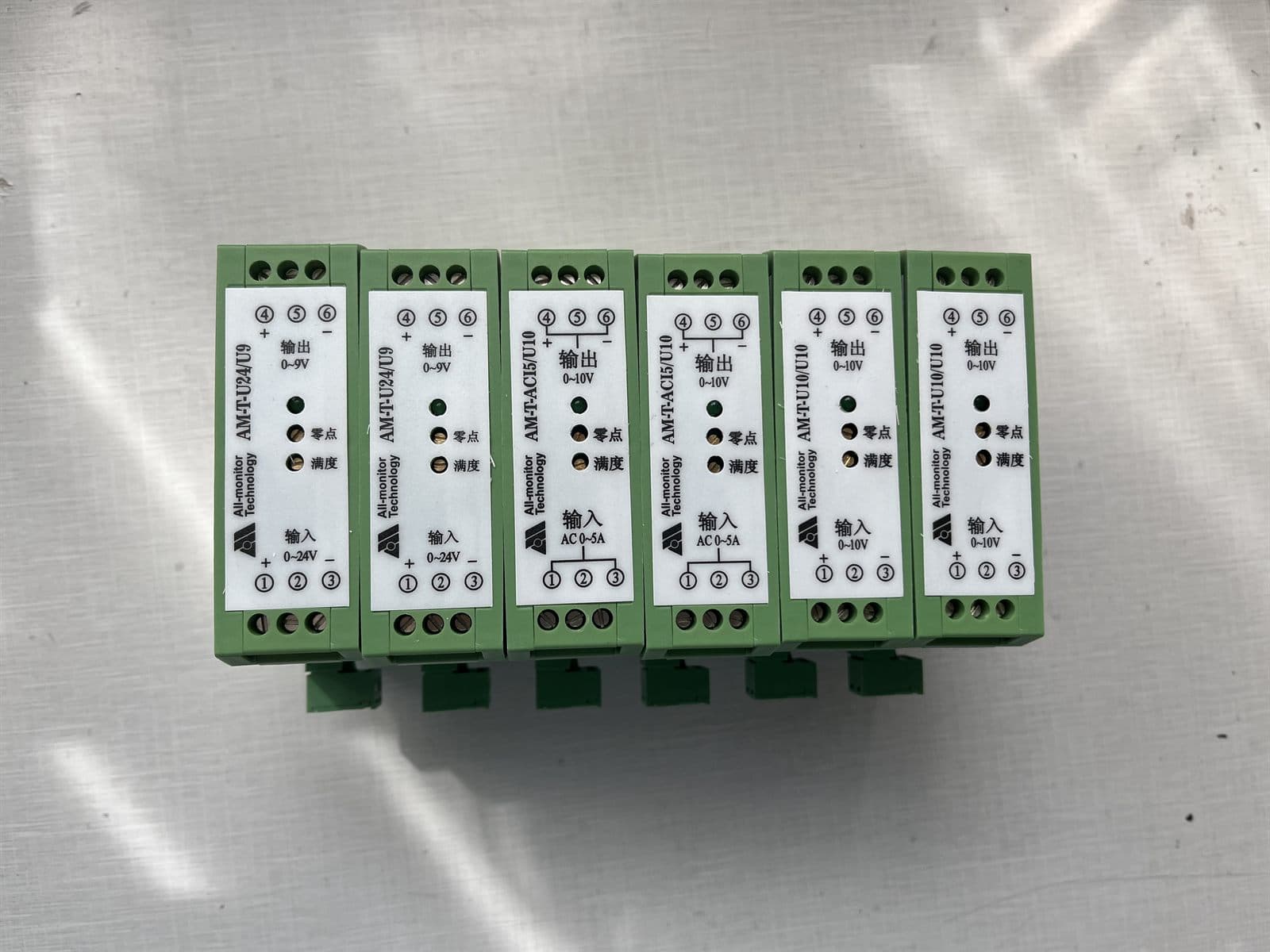 Voltage transducer component