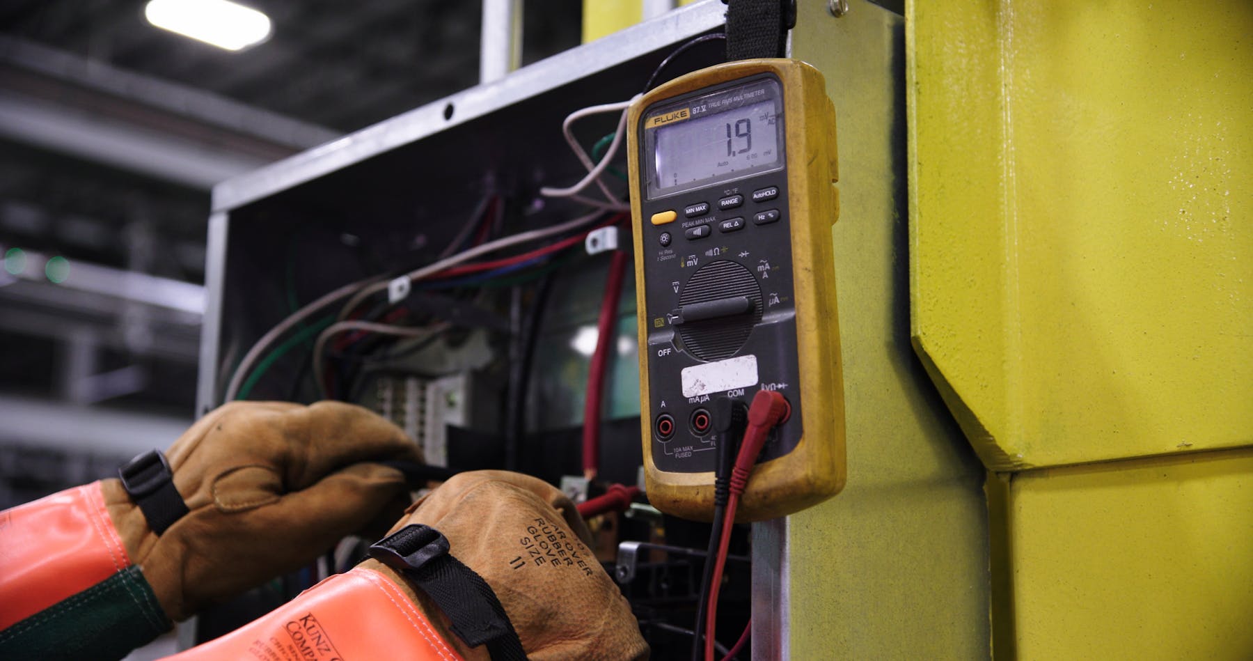 Partial discharge measurement system for cable and transformer testing