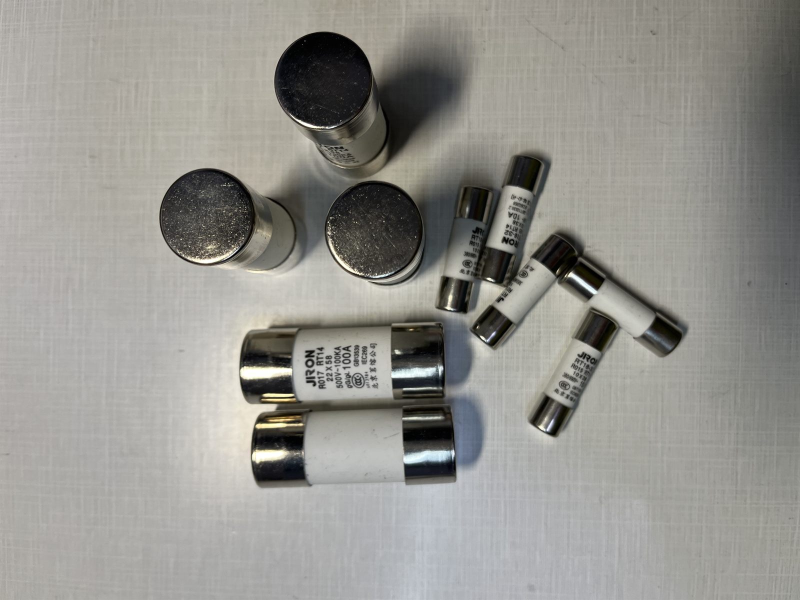 Fuse body and rating label detail