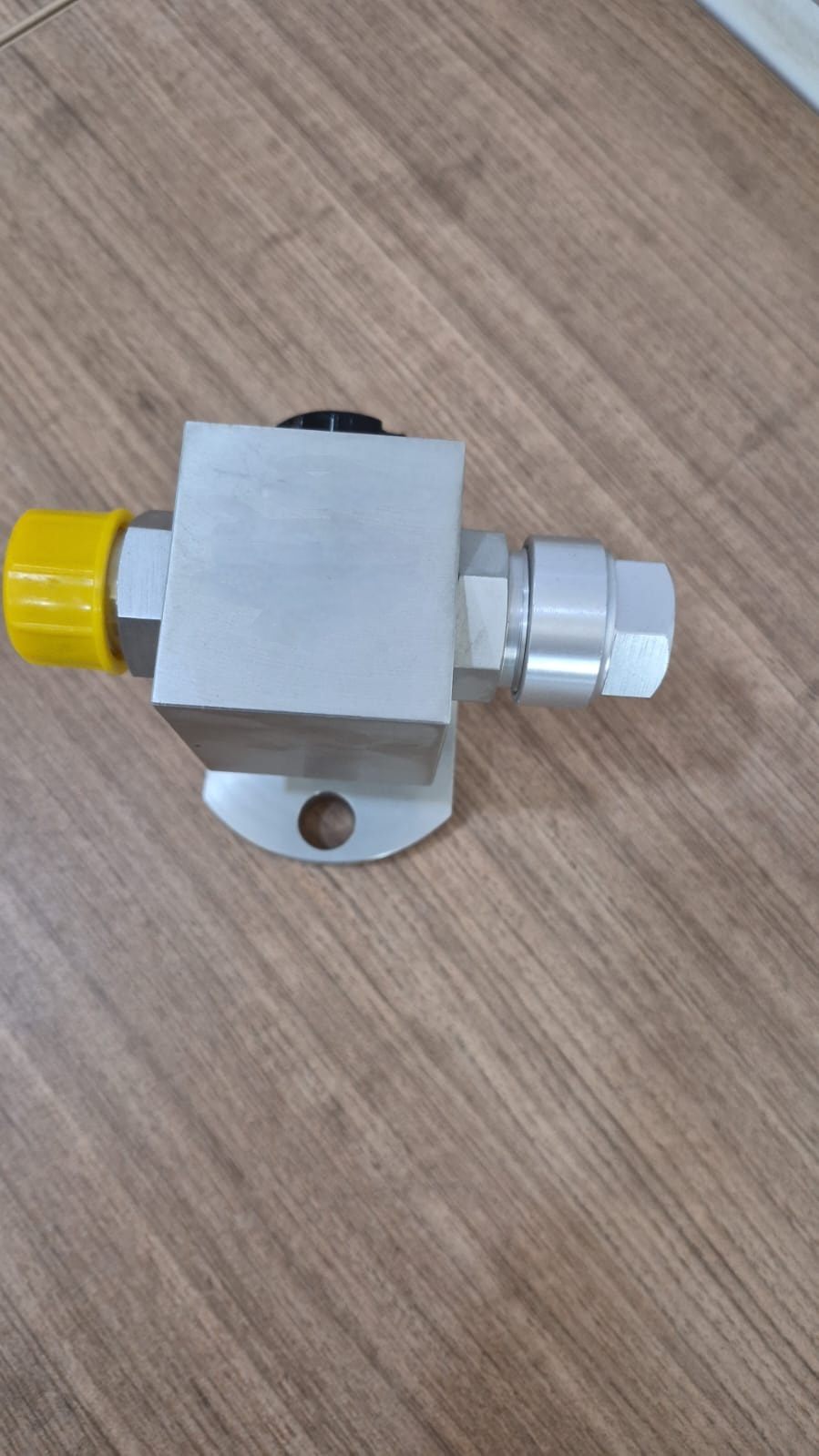 GIS gas valve for high voltage switchgear